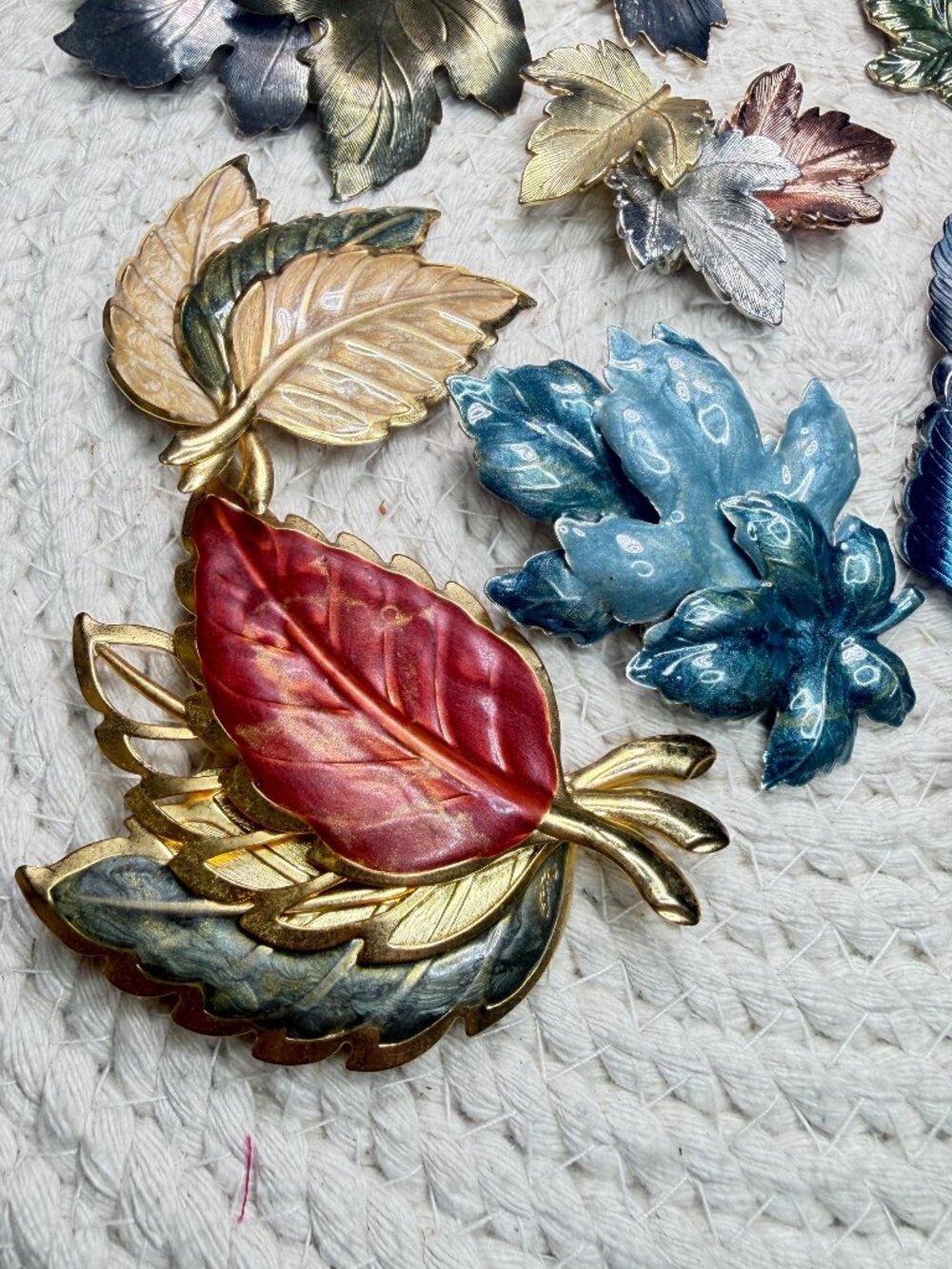 Vintage Leaf Brooch Lot 11 Enamel Metal Pins Fall Autumn Jewelry - Picture 11 of 11